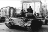 Kisgyermekként ’56-ban – Petrőczi Éva költőnő visszaemlékezése