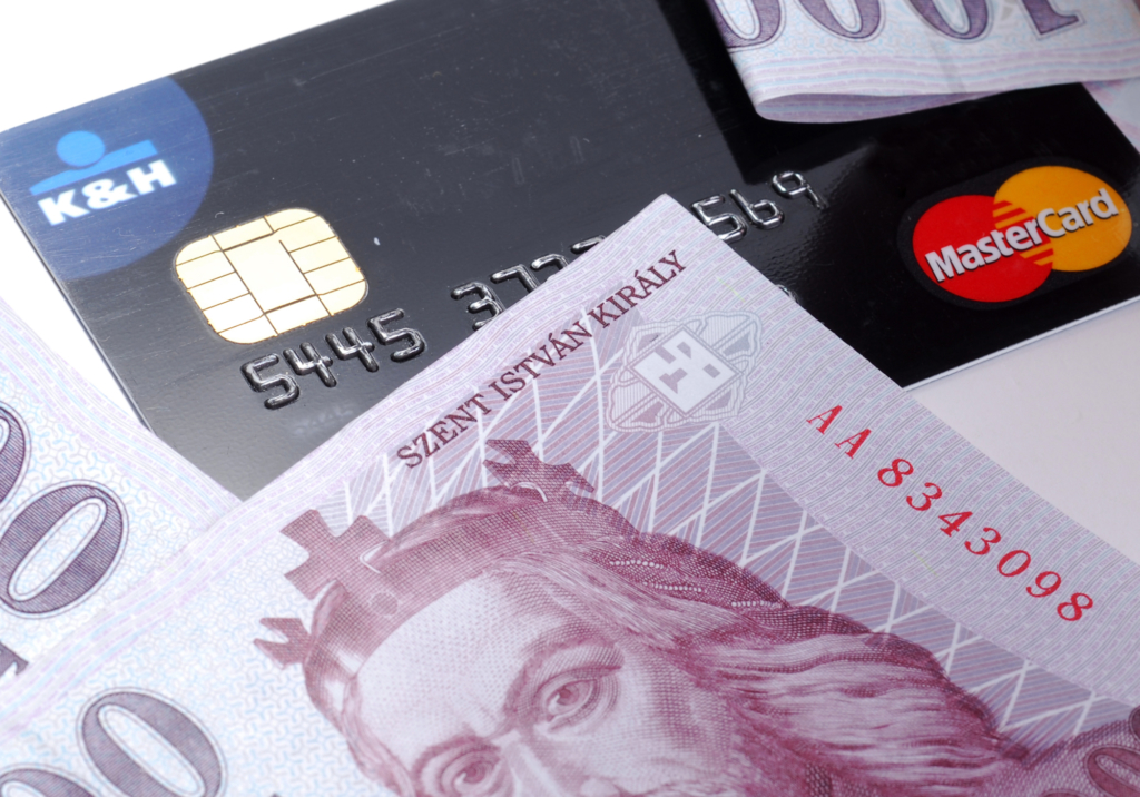 A gyermekek otthongondozási díja mellett a kisebb testvér családtámogatását is megkapják a szülők