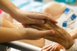 Veszélyben a hazai hospice-hálózat?